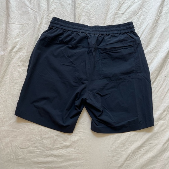 Lululemon navy Bowline shorts 8” inseam. Men’s Large - Picture 3 of 5